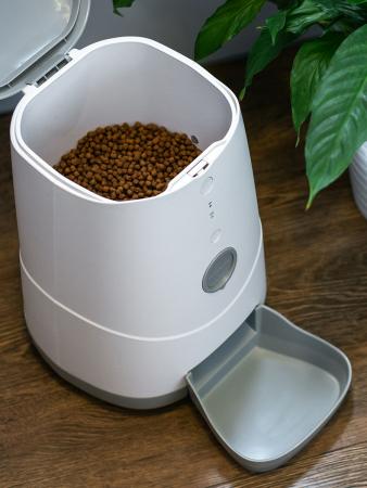 Умная автоматическая кормушка с Wi-Fi для кошек и собак Petoneer Nutri Feeder (FDW010) Белый